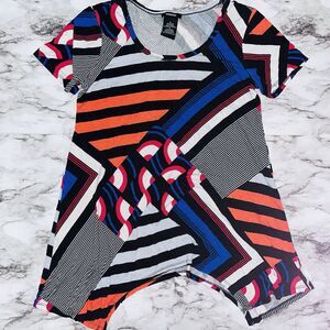 Premise Short Sleeve Tunic Sharkbite Hem Geometric Print Women S Artist Art Deco